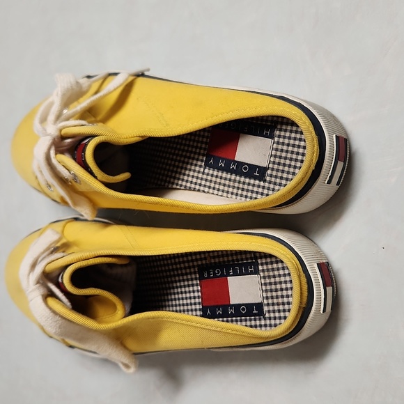 Yellow Tommy Hilfiger slides - Picture 4 of 8